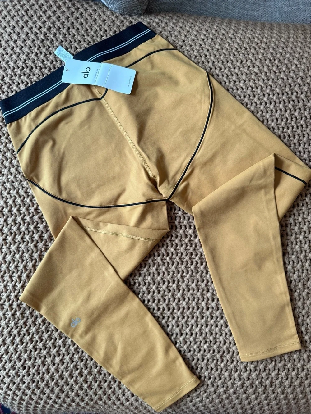 ALO Yoga brand new